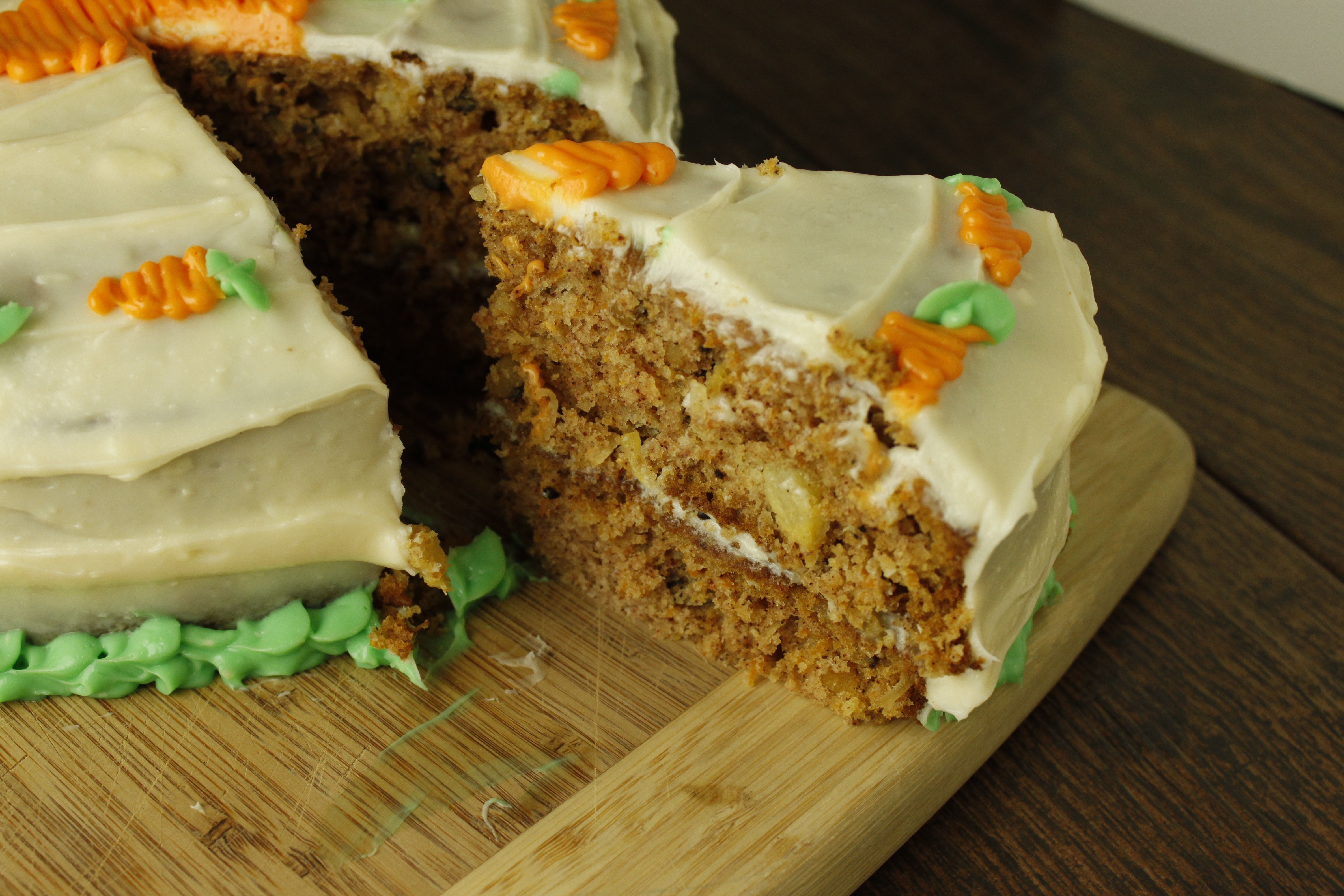 Classic Carrot Cake with Slice